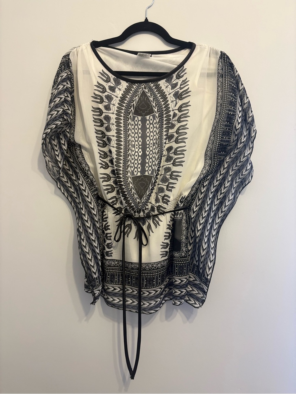 Boho Black & White Tribal Printed Tie-Waist Blouse Size Small